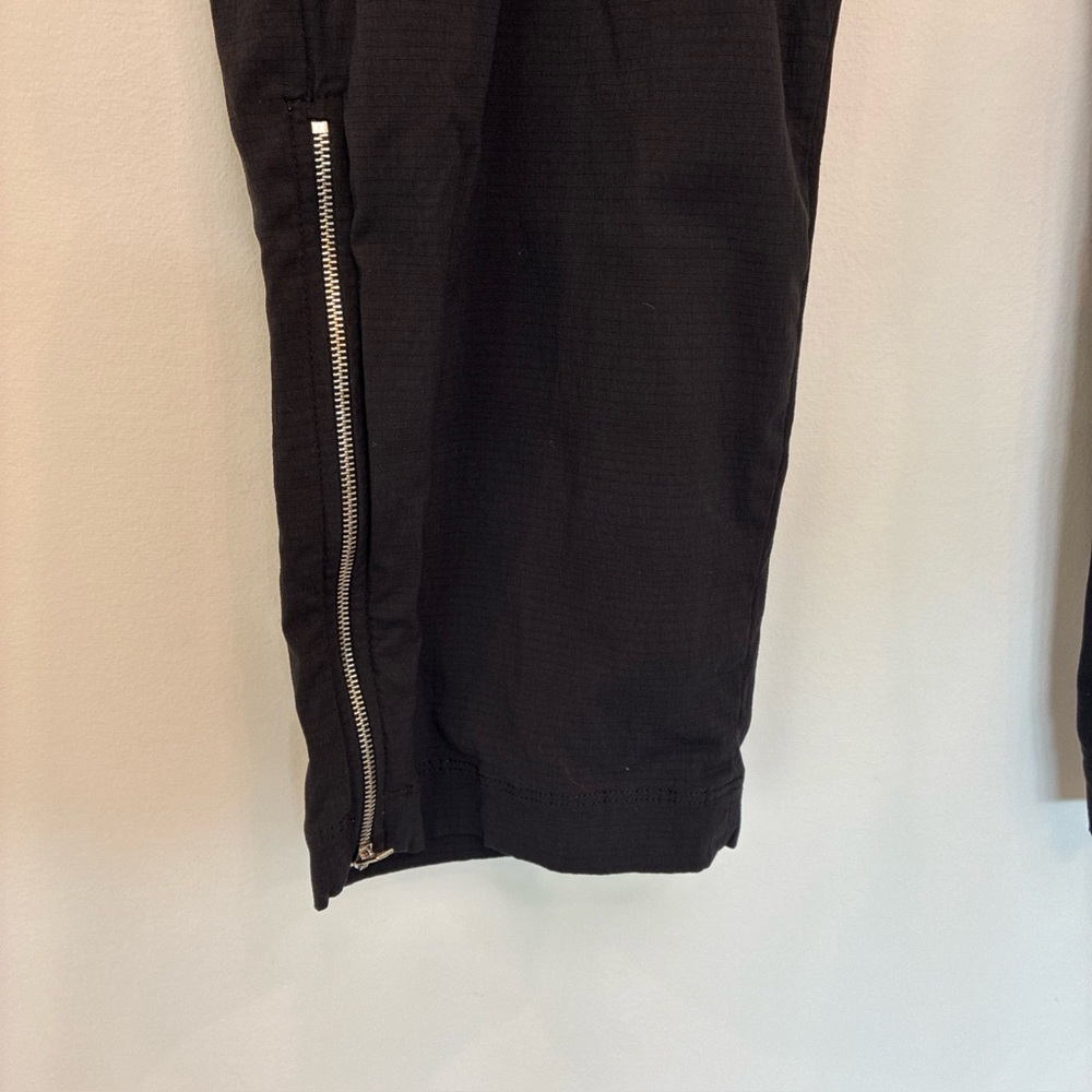 Athleta Mod Trekkie Crop Pant Women's 16 Black Mid Rise Stretch Waist Zip Ankle - Picture 5 of 10